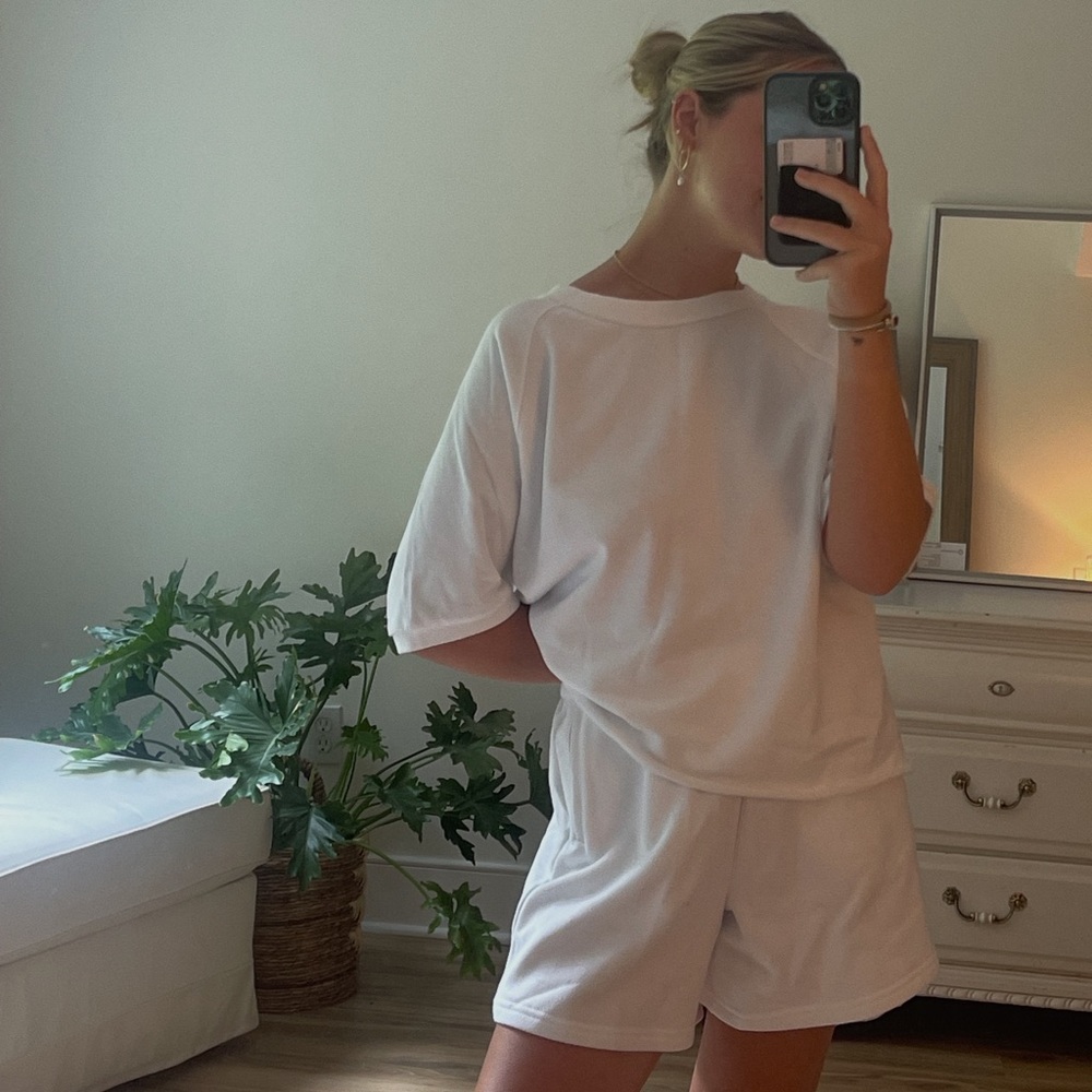 White lounge set